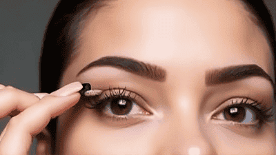 Brow Gel vs. Pencil: Choosing the Right Product for Your Eyebrow Needs