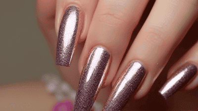 Metallic Magic: Shimmery Nail Art Designs for a Luxe Look